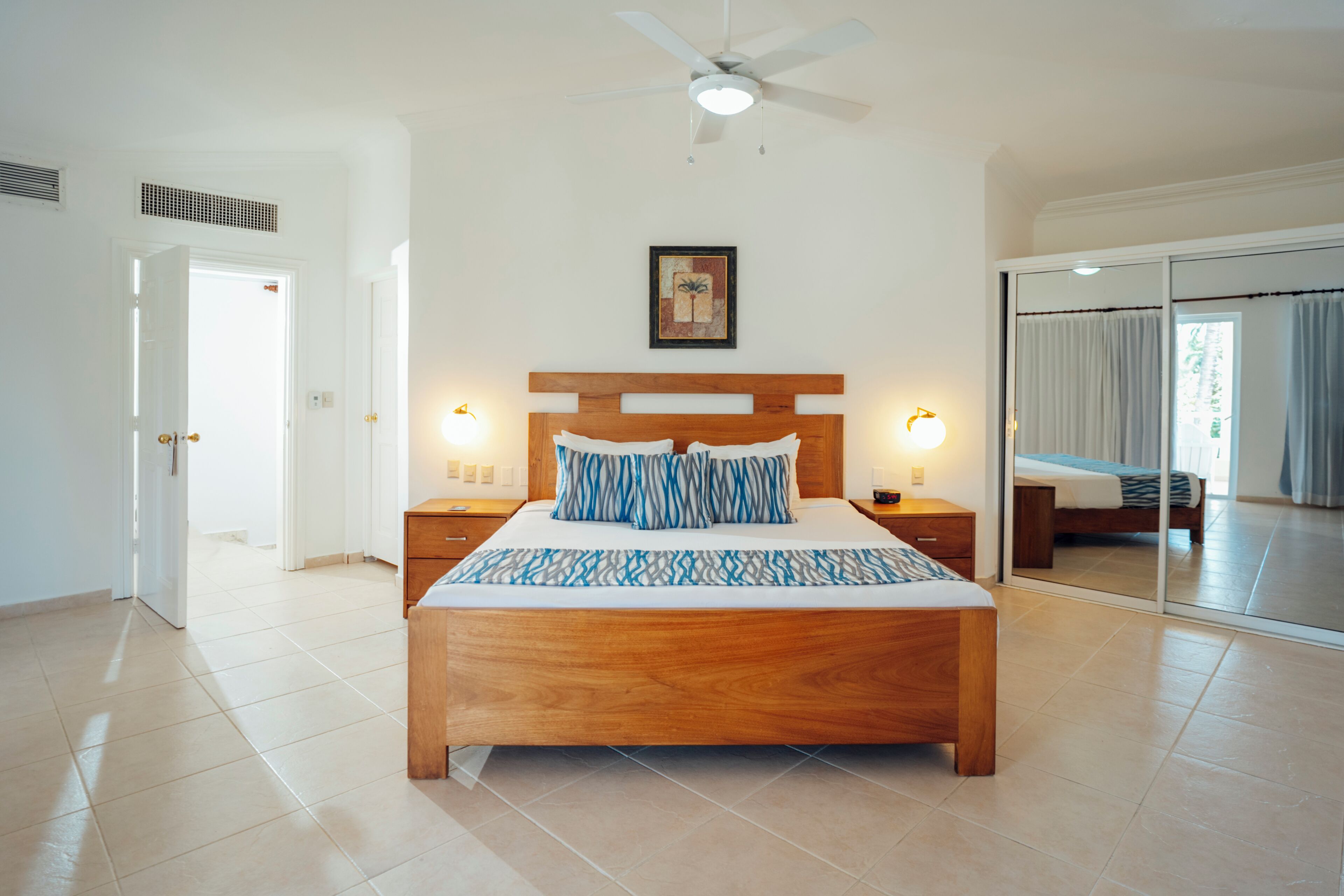 Crown Villa | 6 bedrooms, in-room safe, blackout drapes, iron/ironing board