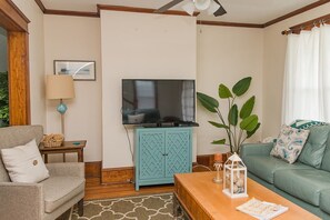 TV, DVD player, books, stereo