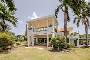 Exterior - Beautiful Home - Rooftop - Private Jacuzzi - Rainforest & Beach ☀ (Luquillo)
