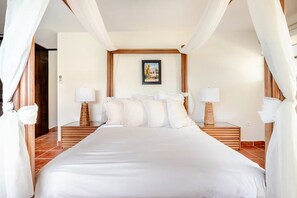 Room - Beautiful Home - Rooftop - Private Jacuzzi - Rainforest & Beach ☀ (Luquillo)