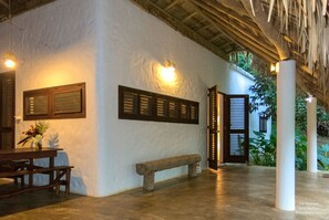 Terrace/patio - La Cueva Eco-Lodge (Las Galeras)