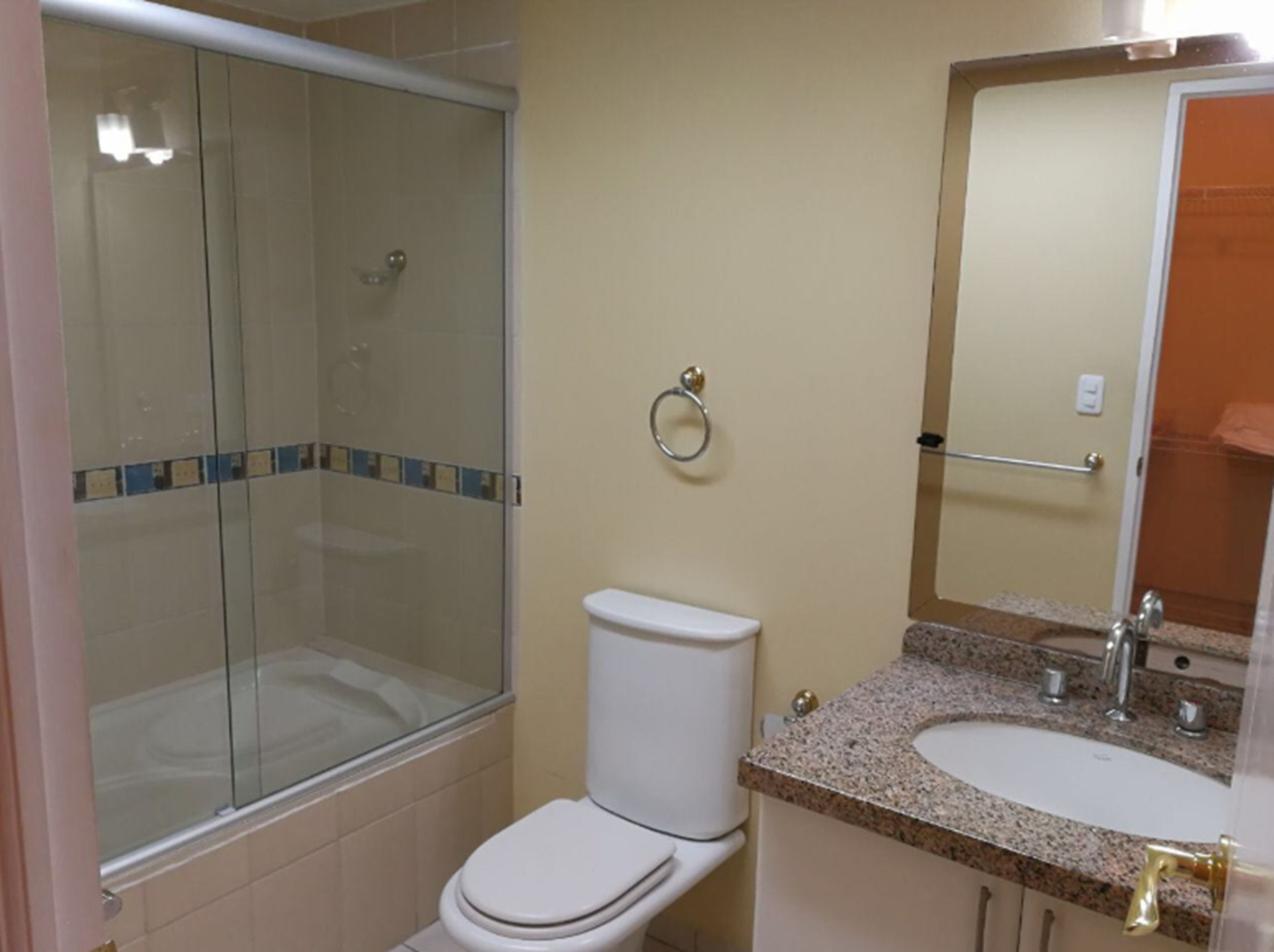 Apartment, 3 Bedrooms | Bathroom | Combined shower/bathtub, deep-soaking bathtub, free toiletries, towels