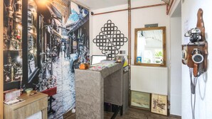 Check-in/check-out kiosk - ESHE Garden House (Sarajevo)