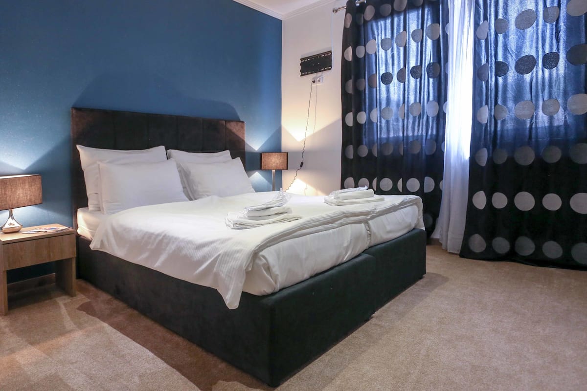 Comfort Double Room | Premium bedding, desk, WiFi (free)