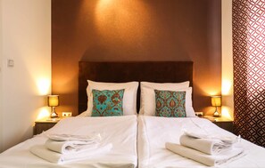 Doppelzimmer | Hochwertige Bettwaren, Schreibtisch, kostenloses WLAN