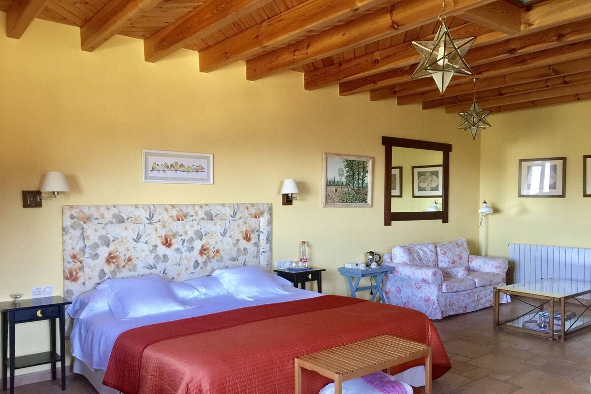 In-room safe, individually decorated, individually furnished, desk