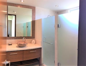 Bathroom - Encanto Living 0401 - 2BR by Kivoya (Puerto Peñasco)