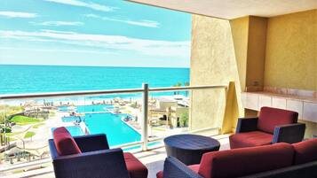 Family Condo, 2 Bedrooms | Pemandangan dari bilik