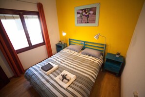 2 slaapkamers, een strijkplank/strijkijzer, wifi, beddengoed