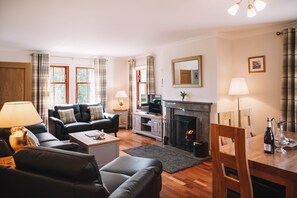 Smart TV, fireplace, offices