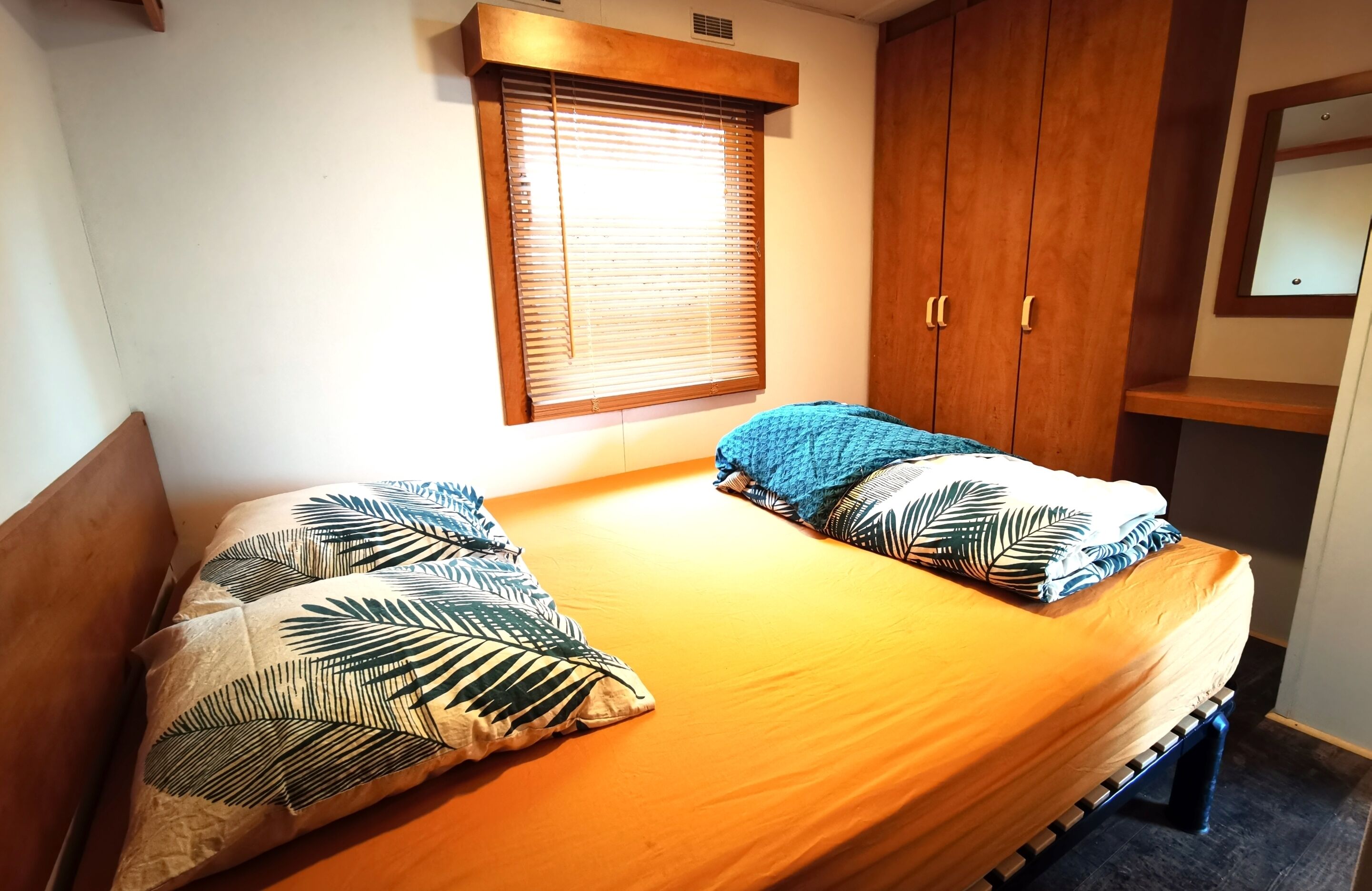2 bedrooms, travel crib, WiFi (free)