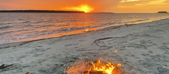 Precioso Pelican Watch! Agua / Playa Vistas! Lleve a su perro! A pie de Piscinas, Golf!