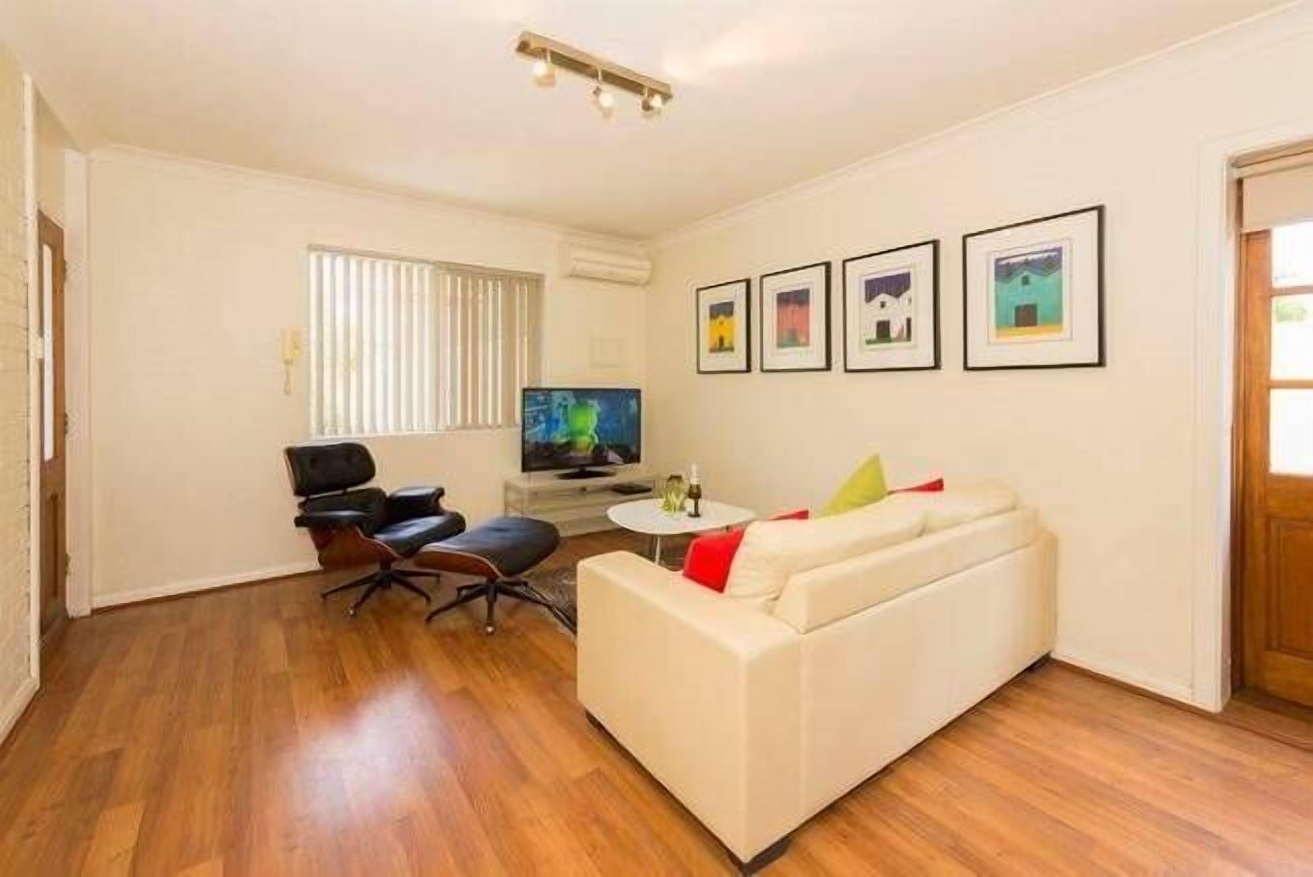 Mt Lawley Superb  2 BR  Minutes to CBD 1,great restaurants coffee shops clubs