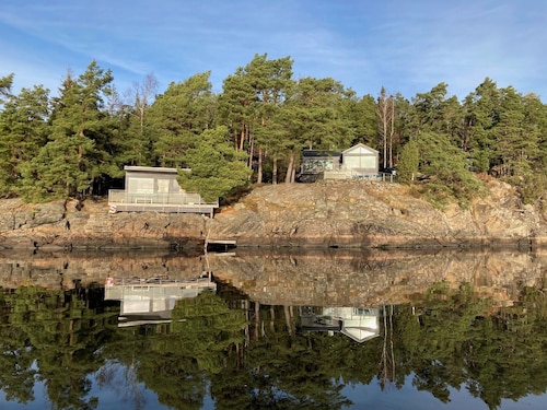 Lakeside chalet with spectacular views and exclusive private location 