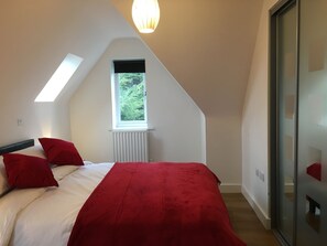 2 bedrooms, iron/ironing board, internet, bed sheets - Risinghurst Oxford, An ENTIRE stylish 2bed + TV&WiFi (Oxford)