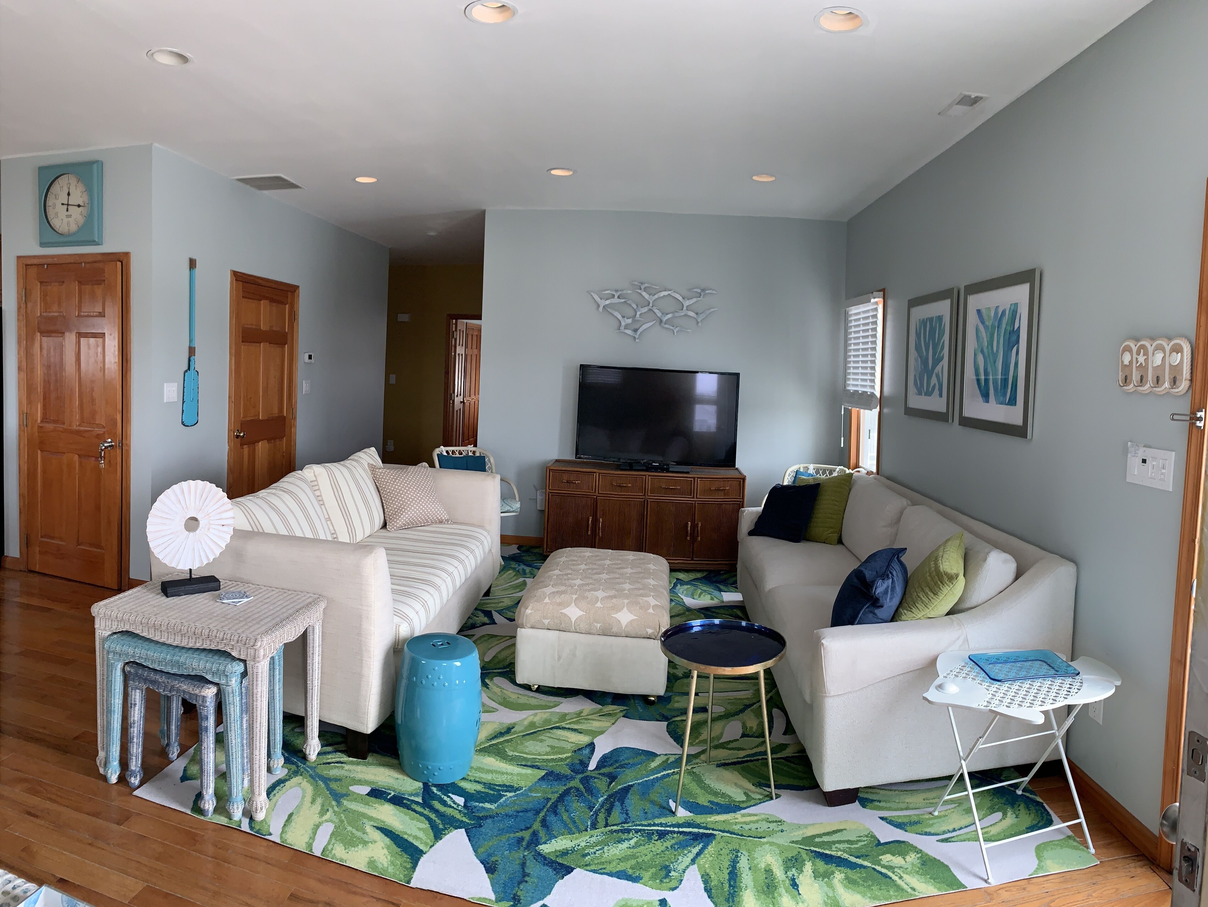  Beautiful 3 bed 2 bath Excellent Location