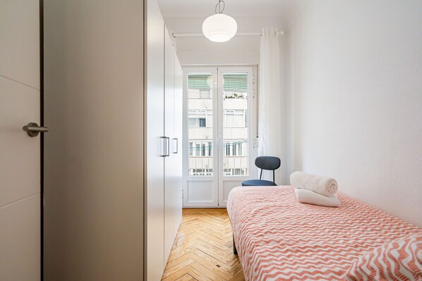 3 bedrooms, iron/ironing board