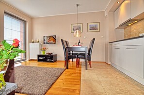Superior Apartment (Tartaczna Superior Apartment) | Living area | Flat-screen TV - Tartaczna Deluxe Apartments (Gdansk)