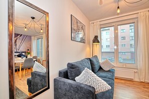 디럭스 아파트 (Tartaczna Deluxe Apartment) | 거실 | 평면 TV