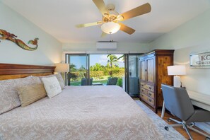 2 bedrooms, desk, iron/ironing board, travel cot - RELAX at The Salty Mermaid in Hawaiian paradise. (Kona)