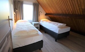 3 chambres, fer et planche Ă repasser, accĂšs Internet, draps fournis