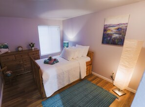 2 slaapkamers, een strijkplank/strijkijzer, gratis wifi, beddengoed