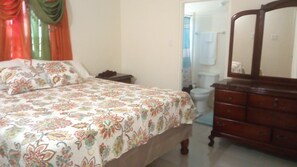 3 sovrum, strykjärn/strykbräda och sängkläder