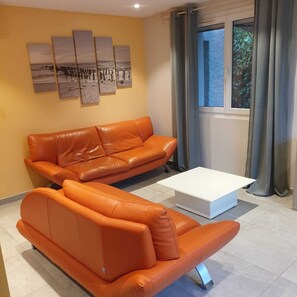 Smart TV, table tennis