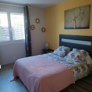 2 bedrooms, iron/ironing board, travel crib, free WiFi