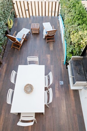Outdoor dining - Luxury Duplex Marina Suite + Jet or dock rental (Le Grau-Du-Roi)