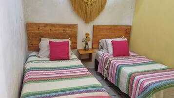 Iron/ironing board, WiFi (free), bed sheets