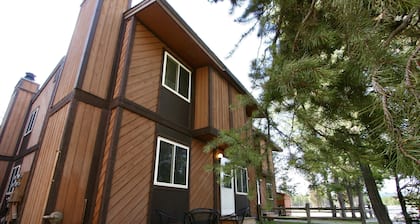 Trails Edge Retreat - West Yellowstone Townhome