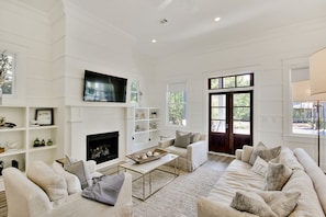 TV, fireplace