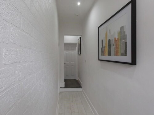 Townhouse Plus @ 40 West St