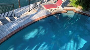 Piscine extérieure, piscine chauffée