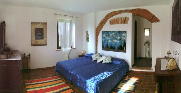 1 bedroom, WiFi, bed sheets - IL CAMPANILE - "Gilda" room with kitchen use (Montegrosso d'Asti)