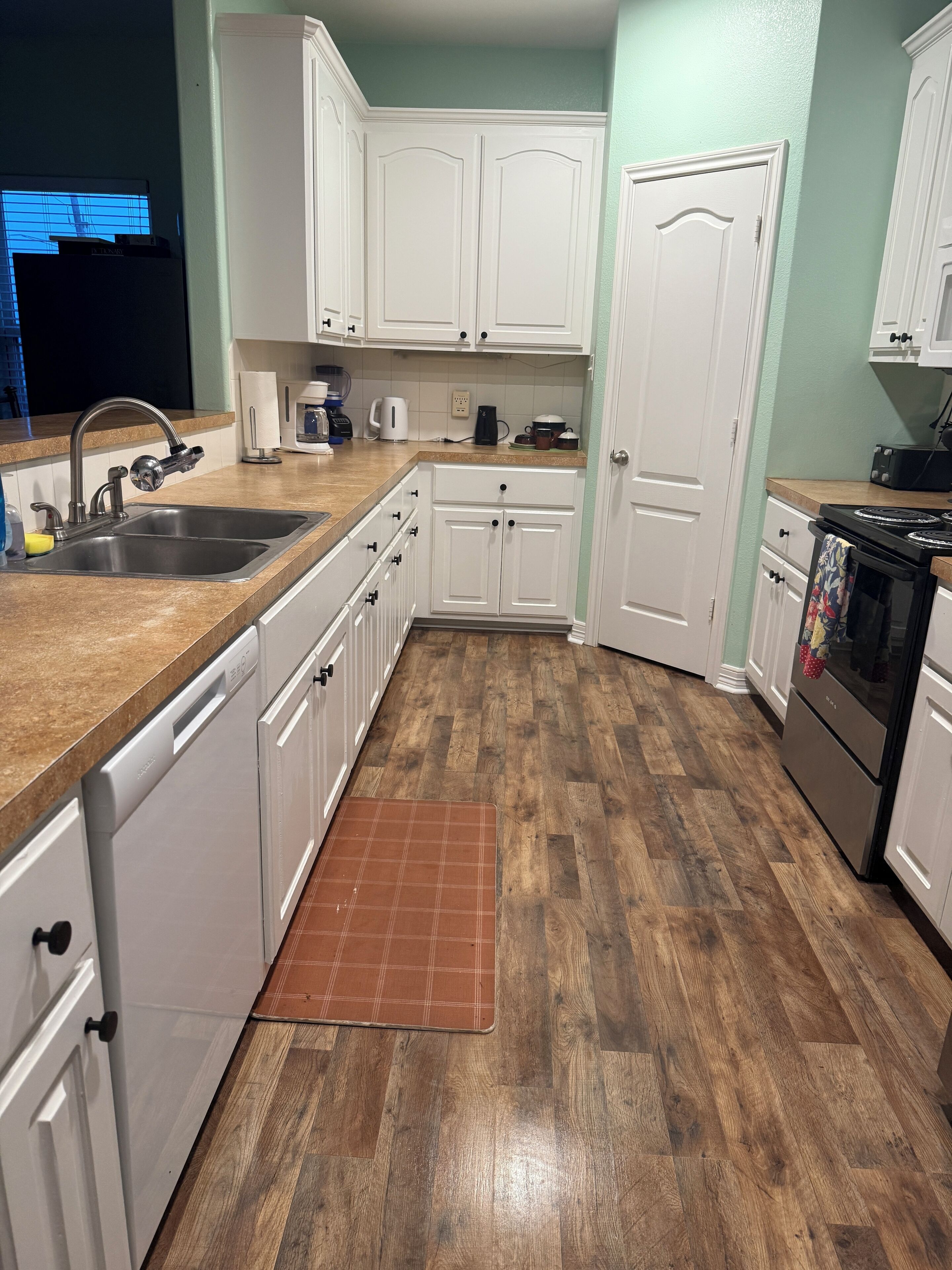 冰箱、微波炉、烤箱、炉灶