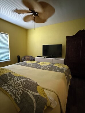 3 bedrooms, iron/ironing board, WiFi, bed sheets