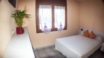 2 chambres, fer et planche Ă repasser, Wi-Fi, draps fournis