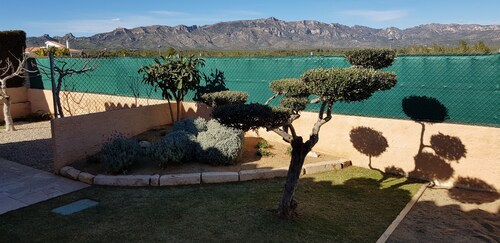 CHALET WITH CHARM! Spacious law garden, pool with deck and more