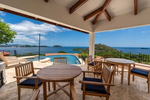 Outdoor dining - Private Villa, Infinity Pool, 2 Quiet Beaches (Playa Potrero)