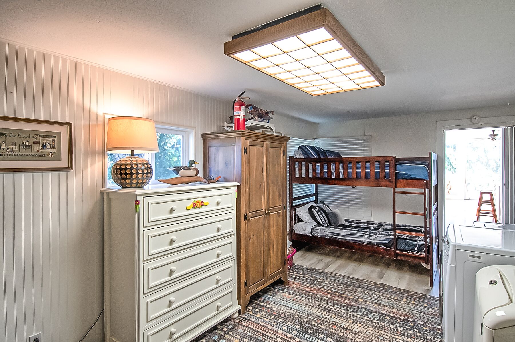 3 slaapkamers, een strijkplank/strijkijzer, wifi, beddengoed