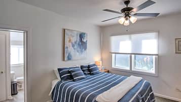 3 bedrooms, iron/ironing board, WiFi, bed sheets
