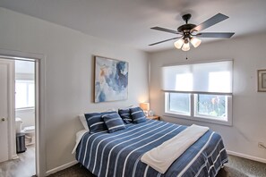 3 habitaciones, tabla de planchar con plancha, wifi y ropa de cama 