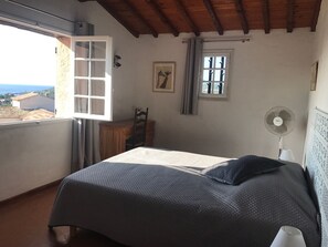 5 bedrooms, iron/ironing board, travel crib, free WiFi