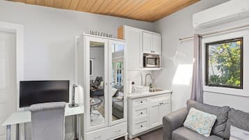 Älytelevisio, Netflix, kirjoja, suoratoistopalvelut