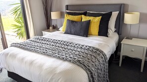 3 slaapkamers, een bureau, een strijkplank/strijkijzer, gratis wifi