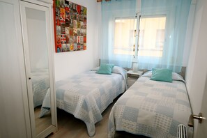 3 chambres, fer et planche à repasser, Wi-Fi, draps fournis