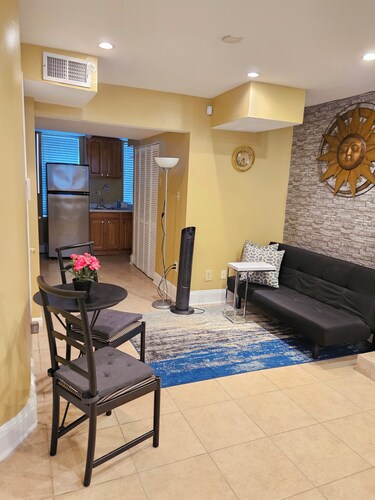 Large studio close to metro in Eckington/Shaw