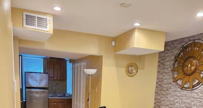 Large studio close to metro in Eckington/Shaw